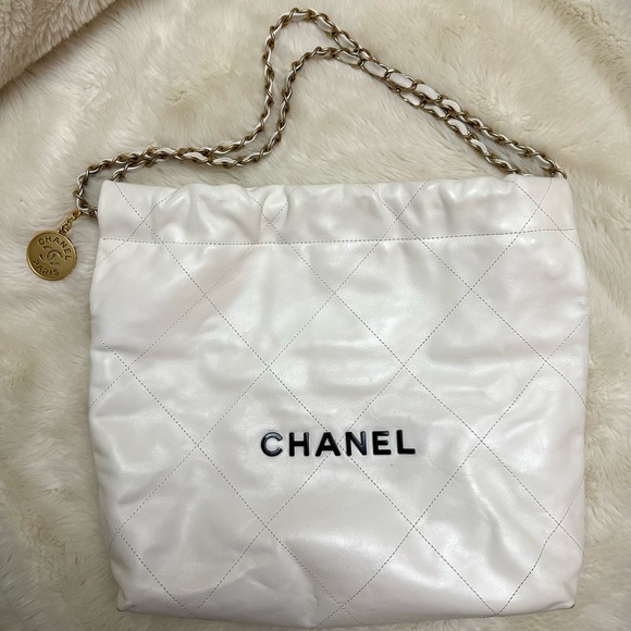 22 Handbag - Picture 3 of 13